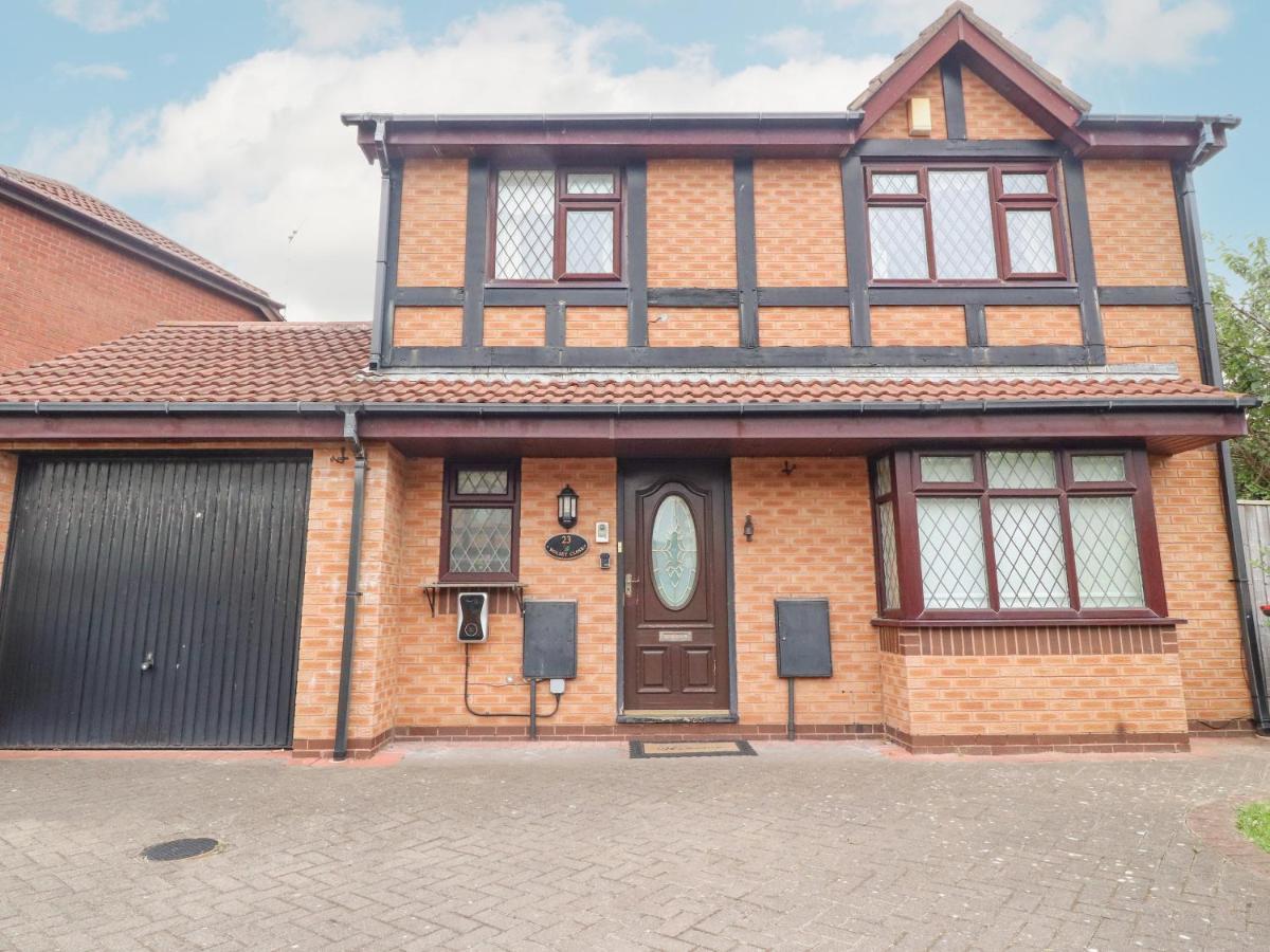 23 Wolsey Close Thornton  Exterior photo