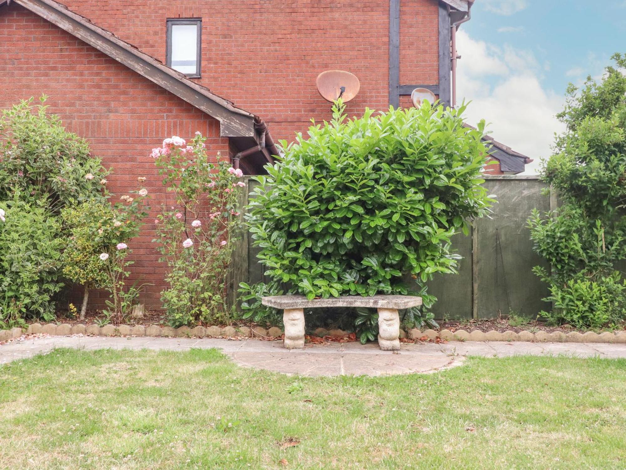 23 Wolsey Close Thornton  Exterior photo